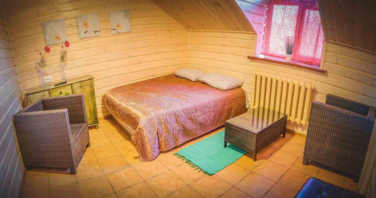 Hotel Bannyi Dvir Uzyn Eksteriør billede