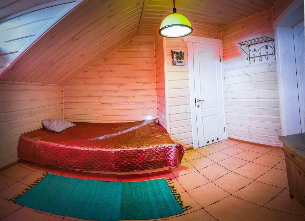 Hotel Bannyi Dvir Uzyn Eksteriør billede